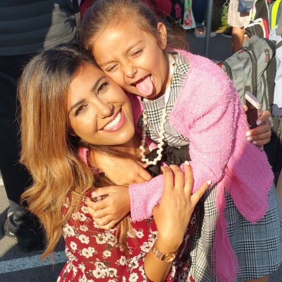 Meet your Posher, Sara - Picture 1 of 1